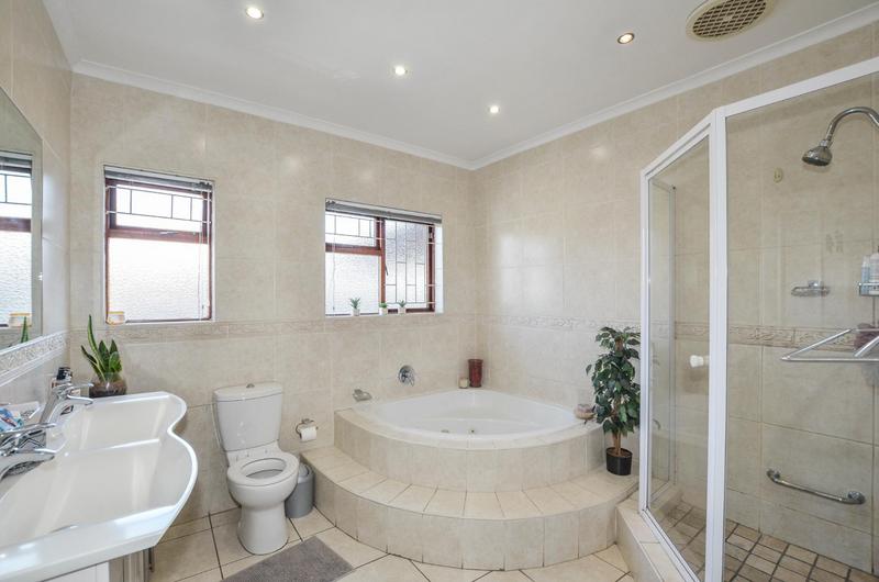 6 Bedroom Property for Sale in De Tijger Western Cape